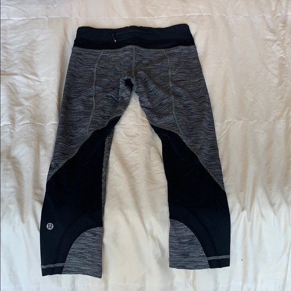 Lululemon Cropped Leggings - Picture 3 of 5